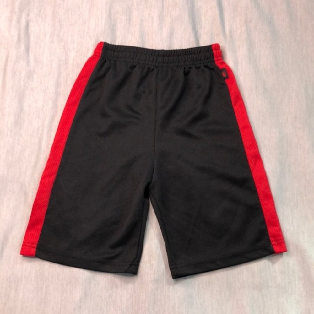 Marvel Spider-Man shorts size 7